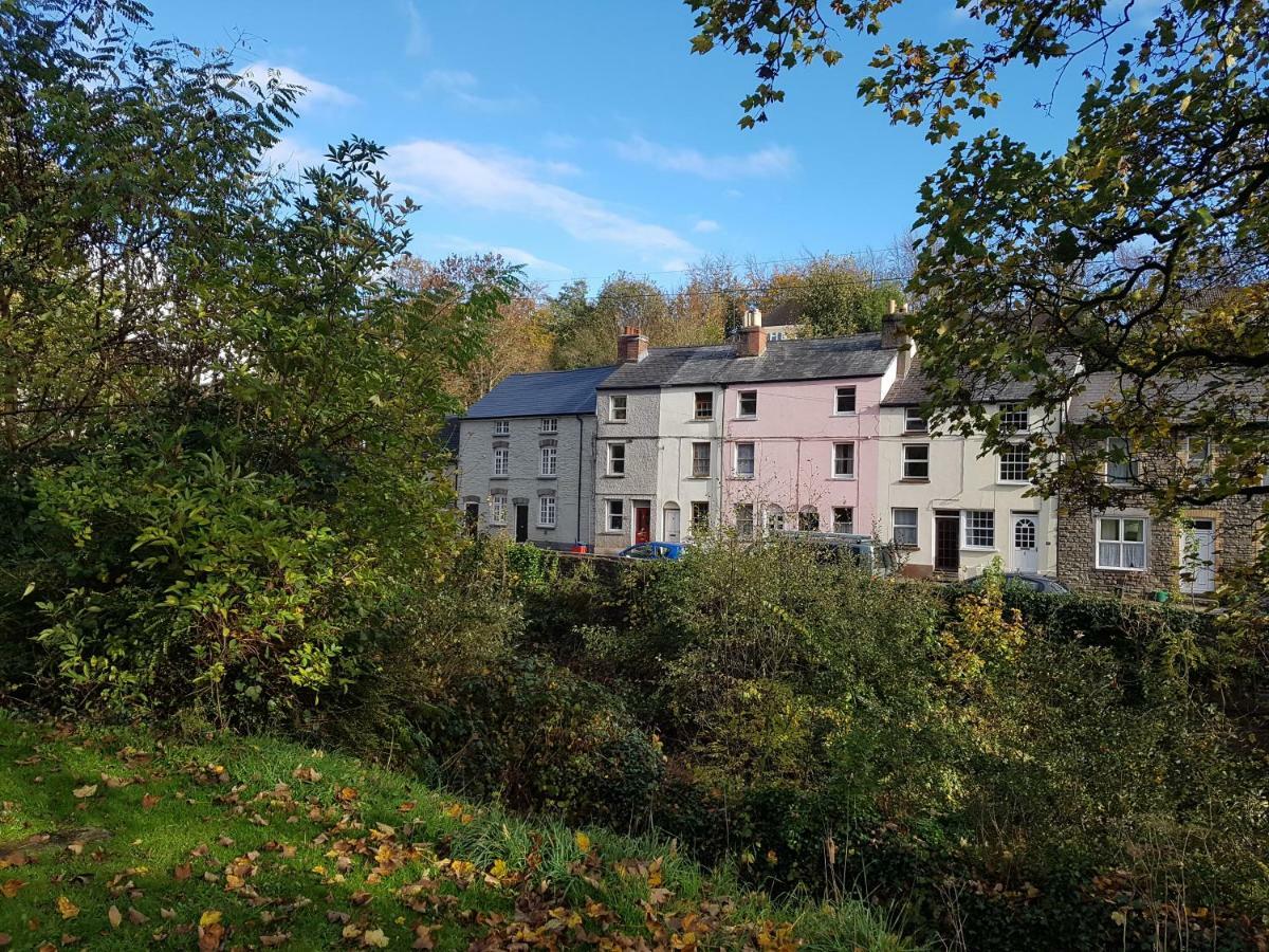 'Yellow Wood Micro Hostel-Eco Urban Bothy Style Very Basic But Cosy Redecorating But Cheap & Friendly Quiet Time Lockout 11Pm-7Am Bring Towel Or Hire Brecon Luaran gambar