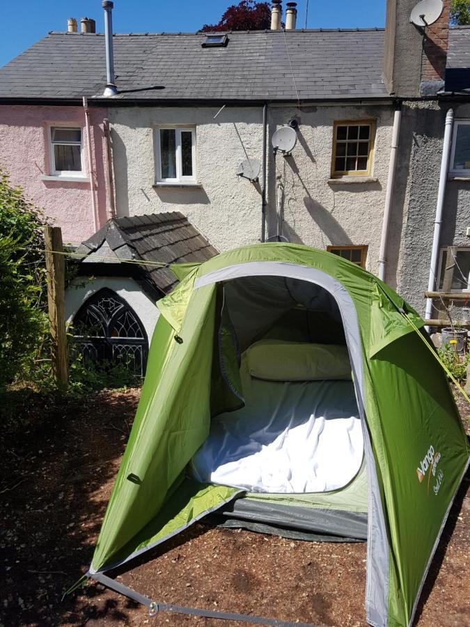 'Yellow Wood Micro Hostel-Eco Urban Bothy Style Very Basic But Cosy Redecorating But Cheap & Friendly Quiet Time Lockout 11Pm-7Am Bring Towel Or Hire Brecon Luaran gambar